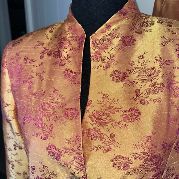 VINTAGE Gold Floral Brocade Jacket and Pants Set - Picture 5 of 10